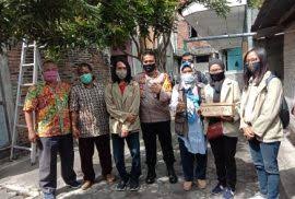 Pers secara terminologisnya ialah media massa cetak atau media cetak. Adminbio Laman 16 Fakultas Biologi