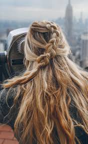 Birthday On The Rock Barefoot Blonde By Amber Fillerup Clark Hair Styles Long Hair Styles Hair Envy