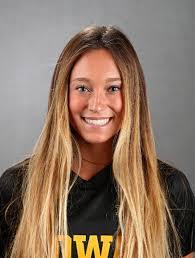 Ashley Schlueter's Instagram, Twitter & Facebook