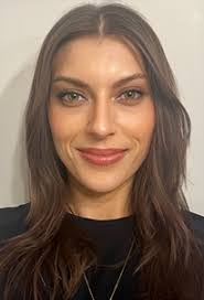 Danielle Cruise's Instagram, Twitter & Facebook