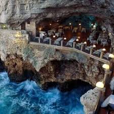 Mit 3,5/5 von reisenden bewertet. Polignano Grotta Palazzese E La Carne Scaduta Il Ristoratore La Colpa E Di Chi Gestisce La Cucina