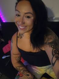 Creator: Me! Mediums: polymer clay, aluminum foil, acrylic paint,  plexiglass, hot glue, faux wood, faux leather, sharpie, cardstock, staples  Title: “Deadweight” ⚠️NESTING FOR MENTION OF WEIGHT ISSUES/BODY IMAGE⚠️  Heya! This is one