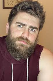 Adrian Maciel Luna (18adrianojojo)