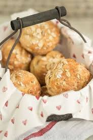 Haferflockenbrotchen Mit Quark Und Ohne Hefe Ubersee Madchen Rezept Brot Backen Rezept Einfach Brot Selber Backen Rezept Brot Backen Einfach