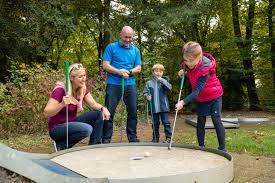 Schläger und bälle sowie das spielprotokoll werden nach jeder benutzung desinfiziert. Minigolf Im Hain Urlaub In Diez