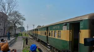 Setiap satu landasan akan ada seorang jaga. Pakistan Hentikan Perkhidmatan Kereta Api Ke India Oh Media