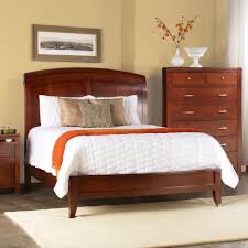 A major part of the sleigh bedroom set, it comes in queen and king sizes. Split Panel Full Size Wooden Sleigh Bed Overstock 3140681
