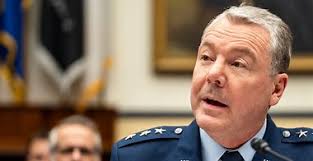 Southeast Houston: 18-year-old wanted in deadly parking lot shooting