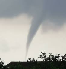 Die windhose richtete erheblichen schaden an. Tornado Arbeitsgruppe Deutschland Post Facebook