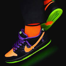 How The Nike Sb Dunk Low Night Of Mischief Looks On Feet Nike Sb Dunks Nike Sb Sneakers Fashion