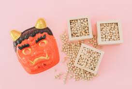 Homes and apartments that have an open view of mountains and waterways are considered when she's not finding better ways to use space in her house, she's interested in decorating, figuring out all the best. Setsubun Japan Notebook