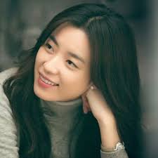 Josephine Alexandra kok cakep banget ya