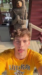 @Benjamin Hepp for more content, also let us know if we should make a joint  account #kayleeandben