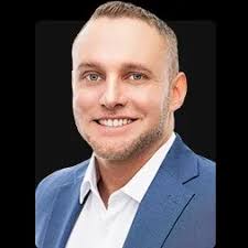 Find Realtors & Real Estate Agents in 97330