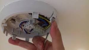 Removing the horn/strobe may cause a supervisory alarm on the fire alarm system. How To Remove A Deta Fire Alarm Cover Herunterladen