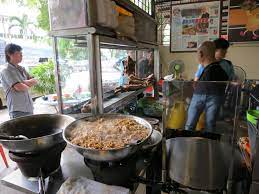 All the meals and snacks bring out the symbol of the state of johor is like laksa some of the must try malay eateries in johor bahru would be the sup tulang or literally known as simmered ox bone soup and the mee rebus (broiled noodles). 12 Must Visit Johor Bahru Food Places To Eat Like A Local