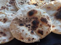 Miscelate con una forchetta e poco alla volta, in più riprese, unite la farina semplice mescolando con la forchetta. Anna In Casa Ricette E Non Solo Pane Arabo Senza Lievito Ricetta Passo Passo