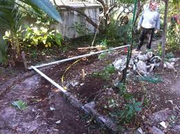 Garten Umgestalten Verwildert Zu Viel Grun Unterhaltsarbeiten Fur Ferienhaus Garden Tools Ladder