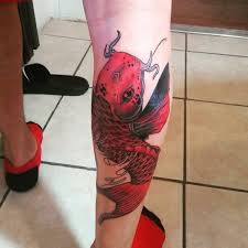 Es raro que algo tan simple como un pez pueda significar tanto. Tatuajes Japoneses Del Pez Koi Espectaculares