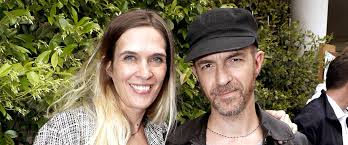 Juliette armanet sait ce qui lui va et ce qui lui plaît. Calogero Decouvrez Marie Bastide La Compagne Du Chanteur