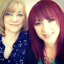 Pic of the Day 09.12.22. 🌸 Jen ✏️ Jen is Griff's mate and Cardi's mother.