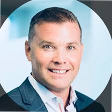 Robert Hakes's Instagram, Twitter & Facebook