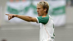 With bowed head and bitterly. Relegations Orakel Ehefrau Von Werder Trainer Florian Kohfeldt Sagte 6 1 Gegen 1 Fc Koln Voraus Sportbuzzer De