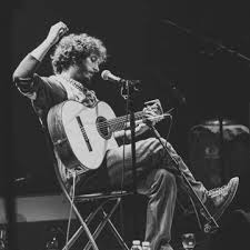 Entradas para Adrian Berra despide el año con amigos.