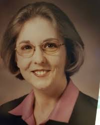 Elizabeth Hulse's Instagram, Twitter & Facebook