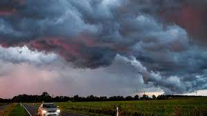 Unwetter in deutschland am wochenende. Wetter Heute In Deutschland Hohes Risiko Fur Unwetter Und Schwulwarme Luft Niedersachsen