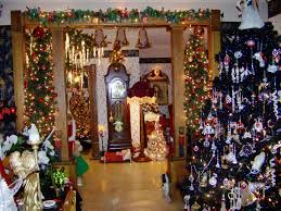 Set a festive holiday mood throughout your house with our simple christmas decorating ideas. Christmas House Decorations Inside Whaciendobuenasmigas