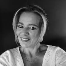 💛12.5 jaar in dienst!💛 De afgelopen dagen ben ik flink in de watten  gelegd door mijn collega's. Veel verhalen werden weer opgerakeld van de  vele dienstjaren. Grappige en leuke gebeurtenissen en… |