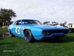 Inside the car are black houndstooth seats complete with petty's cushioned headrests with peace signs. Plymouth Road Runner By Richard Petty 1971 Plymouth Roadrunner Richard Petty Road Runner