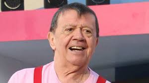 Chabelo y pepito van de excursión con un grupo de scouts y se. Chabelo Disfruta Memes En Su Honor