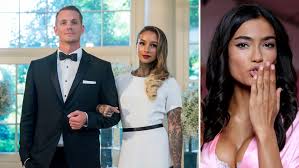 Victoria's secret star kelly gale showed off her abs on a hike with actor beau joel kinnaman, 40, as she rang in her 25th birthday in los angeles on thursday. Joel Kinnaman S Triangle Meeting With Ex Wife And Swedish Model