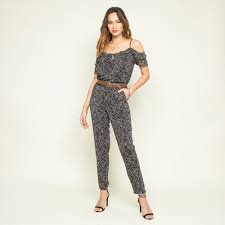 Découvrez la dernière collection pour femme disponible seulement sur le site official balmain.com. Pantalon Carotte En Voile Infroissable A Imprime Ethnique Elora