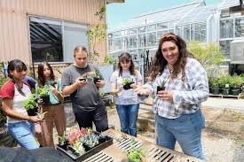 Budding scientists from the SB Museum of Natural History were delighted to  visit UCSB's Biology Greenhouse, and even take away a living plant!  Greenhouse Manager Cameron Hannah-Bick shared some of the facility's