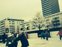 Schlittschuhlaufen Uber Den Dachern Bikini Berlin Berlin Schlittschuh Laufen Berlin Schlittschuhe