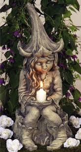 Diese Zauberhafte Gartenfigur Lichterfee Ist Wirklich Herzallerliebst Die Fee Lucia Lad Zum Traumen Ein Verspru Forest Art Garden Statues Fairy Garden Designs