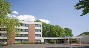 It offers modern rooms with free wifi, a restaurant and a summer terrace with city views. Park Inn By Radisson Bielefeld Bielefeld Beschreibung Kontakt Und Informationen Zimmer