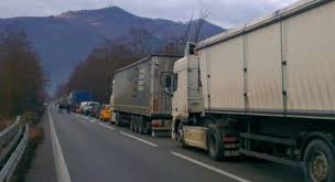 Voi fi tot restul vieţii spălătoare de vase sau şofer de camion. O Zi Din Viata Unui Sofer De Camion Stiri Despre Camioane Si Industria De Profil
