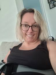 As many knows, I had an accident in Quebec Canada 🇨🇦 and finally after a  lot of pains and two weeks of therapies I was admitted for a surgical  operation. Just arrived