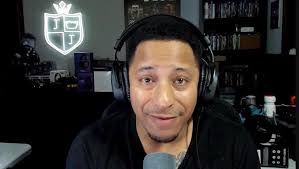 Amazon.com: FIFINE K688 Podcast Microphone Kit, USB/XLR Dynamic Microphone  with Boom Arm for PC/XLR Mixer, Gaming Mic with Mute Button, Headphone Jack  for Vocal, Voice-Over, Streaming, Music Recording -K688CT : Musical  Instruments