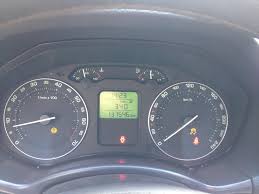 Dimineata cand bag cheia in contact, se aprindeau doar martorii, nu si gradatiile kilometrajului. Martori Bord Skoda 95464 4tuning Help