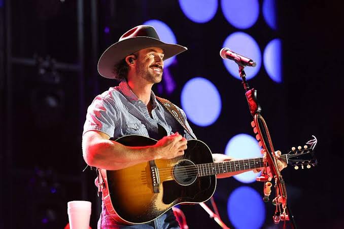 Riley Green Opens Up About Dating Life and Saying Yes to Everything - 102.7 Coyote Country