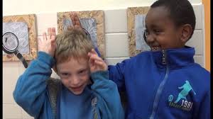 רונה רמון ביקרה בשבוע שעבר בטייסת בה שירת אילן, שם הוענקה לה הקסדה שחבש בטיסותיו. ×'×™×ª ×¡×¤×¨ ××™×œ×Ÿ ×¨×ž×•×Ÿ ×'××¨ ×™×¢×§×' ×—×'×¨×™× ×'×›×œ ×ž×™× ×™ ×¦×'×¢×™× Youtube