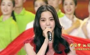 評論】歐陽娜娜在中國央視獻唱《我的祖國》，為何連南韓網友也群起痛批？｜姜冠霖｜換日線