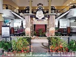 Tanjong puteri golf resort'ta konaklarken, pasir gudang'ın sunduğu zengin deneyimlerin tadını doyasıya çıkaracağınızı umuyoruz. The Holy Month Of Ramadan Is Approached Visit Tanjong Puteri Golf Resort To Savour A Delectable Selection Of Home Cooked Favou Resort Golf Resort House Styles