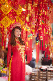 Tết Holiday In Vietnam Vietnamese Traditional Dress Vietnamese Dress Beautiful People