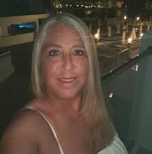 Donna Finnemore's Instagram, Twitter & Facebook